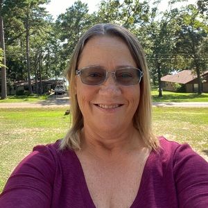 Meet your Posher, Stacy